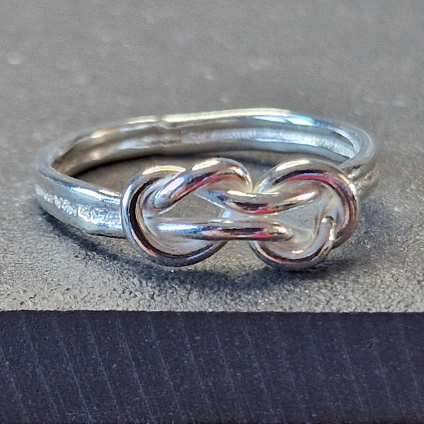 Sterling Silver Knot Design Ring - UK size P.