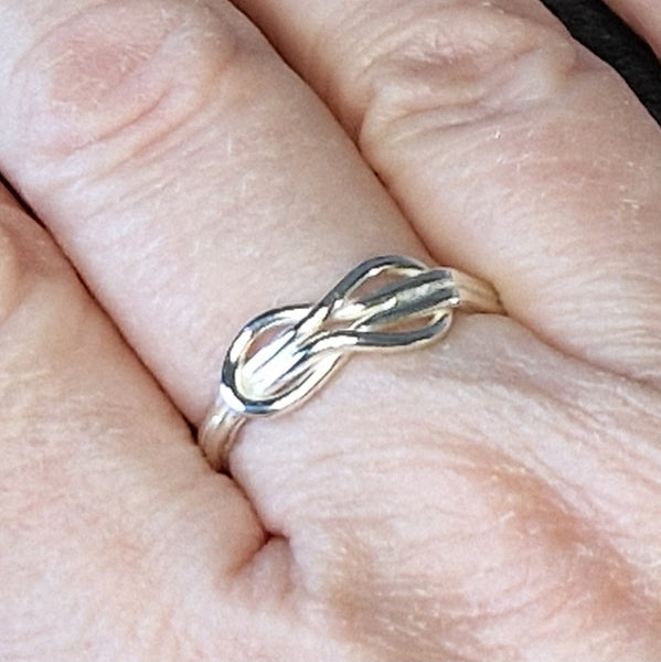 Sterling Silver Knot Design Ring - UK size R.