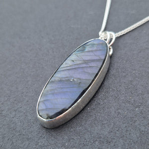 Oval Labradorite Pendant