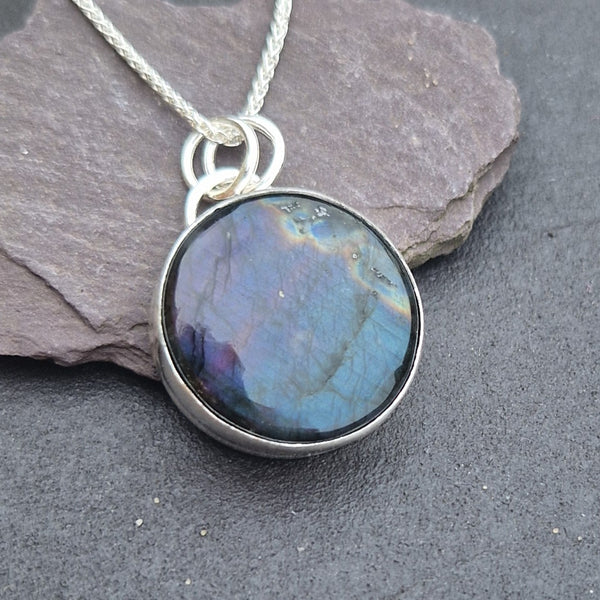 Round Labradorite Pendant