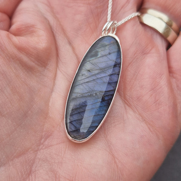 Oval Labradorite Pendant